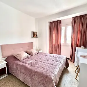 Escondite Con Terraza Compartida En La Azotea , Rosas España